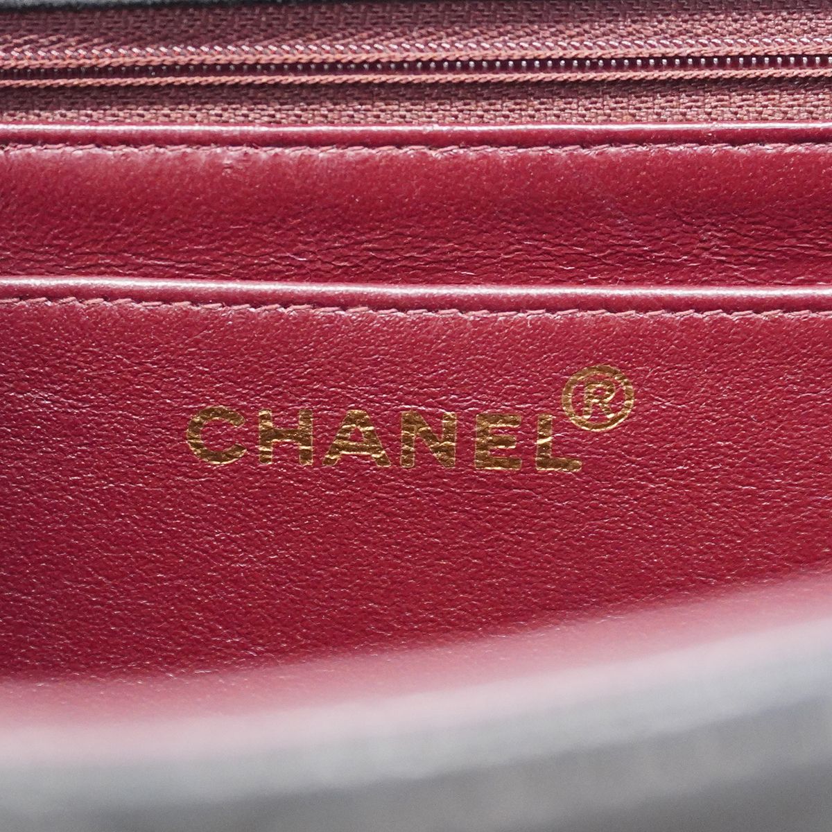 Chanel Shoulder Bag Deca Quilted Lambskin Black Gold — view 5