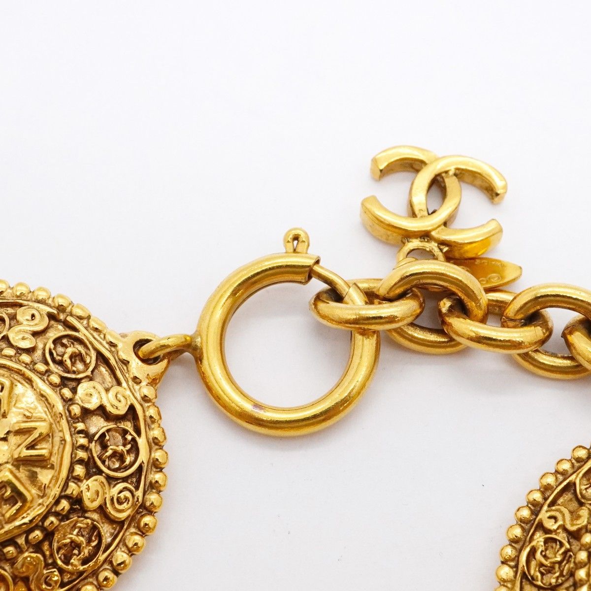 Chanel Bracelet Vintage CC Logo Cambon Gold Plated — view 4