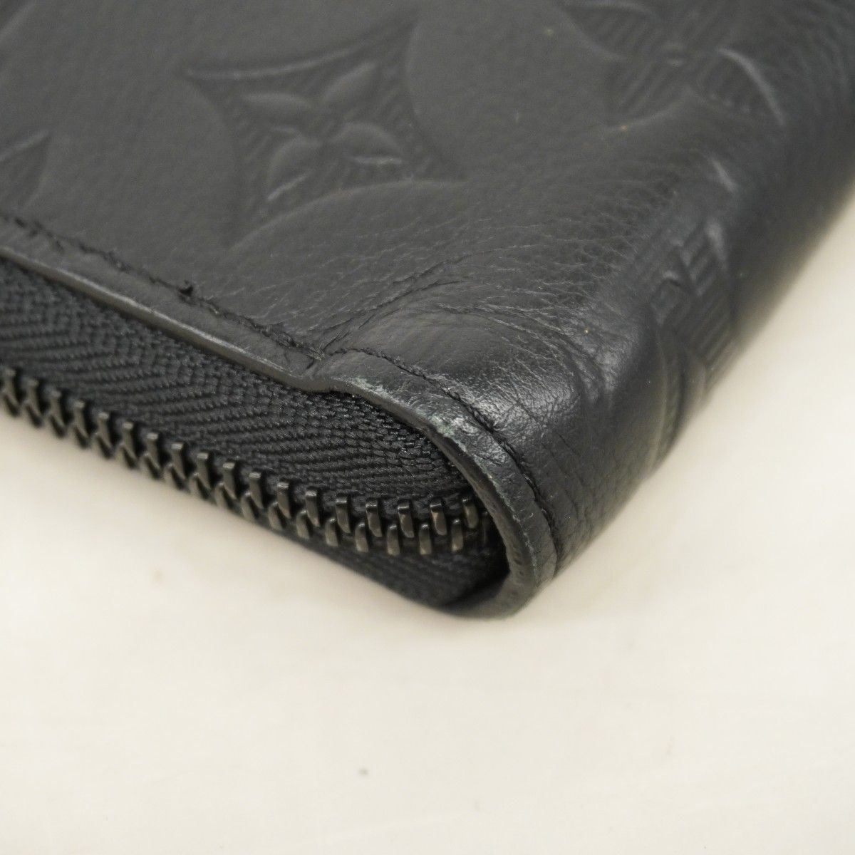 Louis Vuitton Wallet Monogram Shadow Zippy Horizontal Noir — view 5