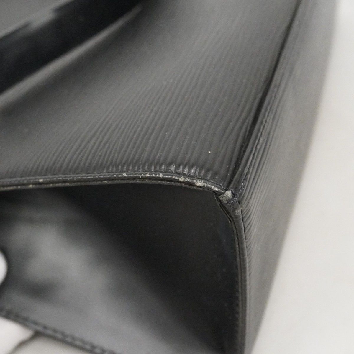 Louis Vuitton Tote Epi Croisette PM Noir — view 6