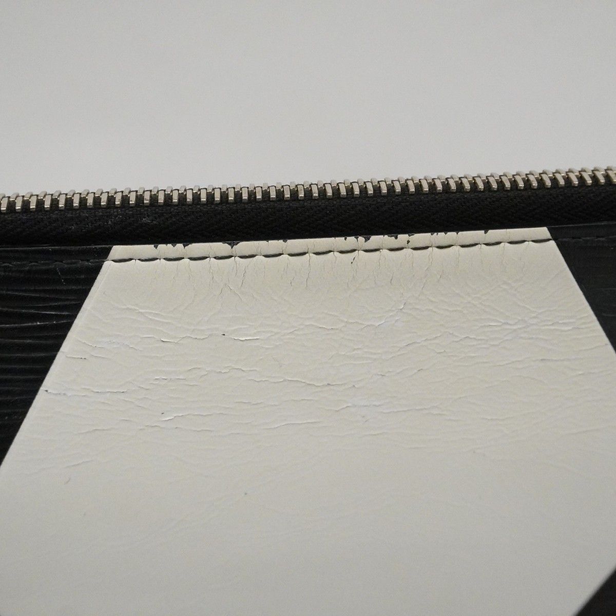 Louis Vuitton Clutch Epi Pochette Jour GM White Noir Fifa World — view 6