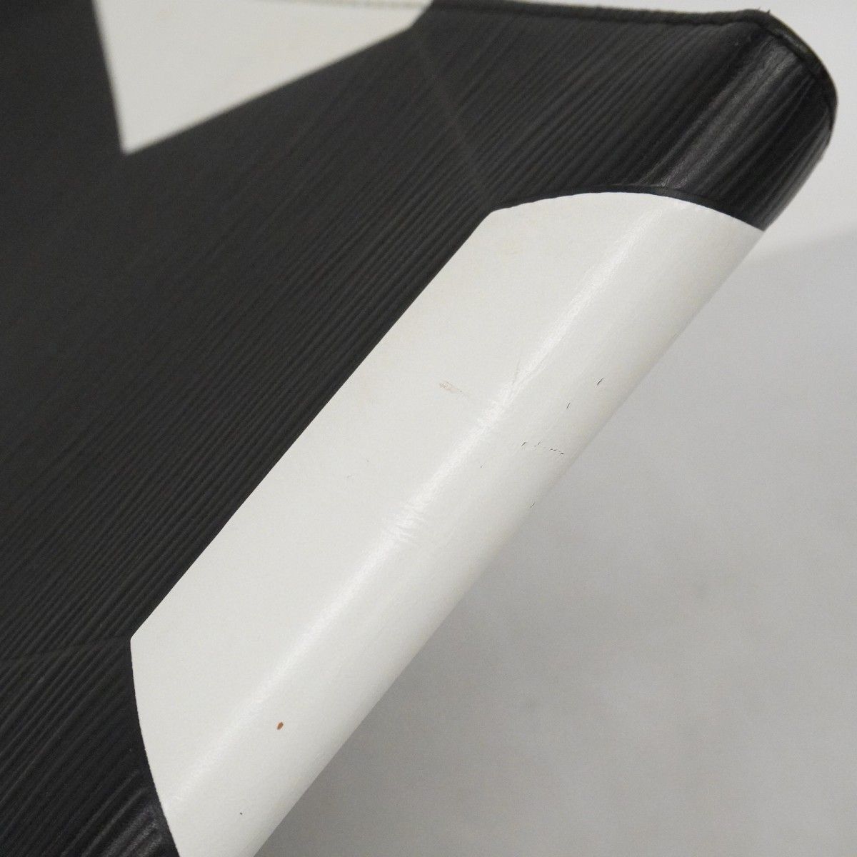 Louis Vuitton Clutch Epi Pochette Jour GM White Noir Fifa World — view 8