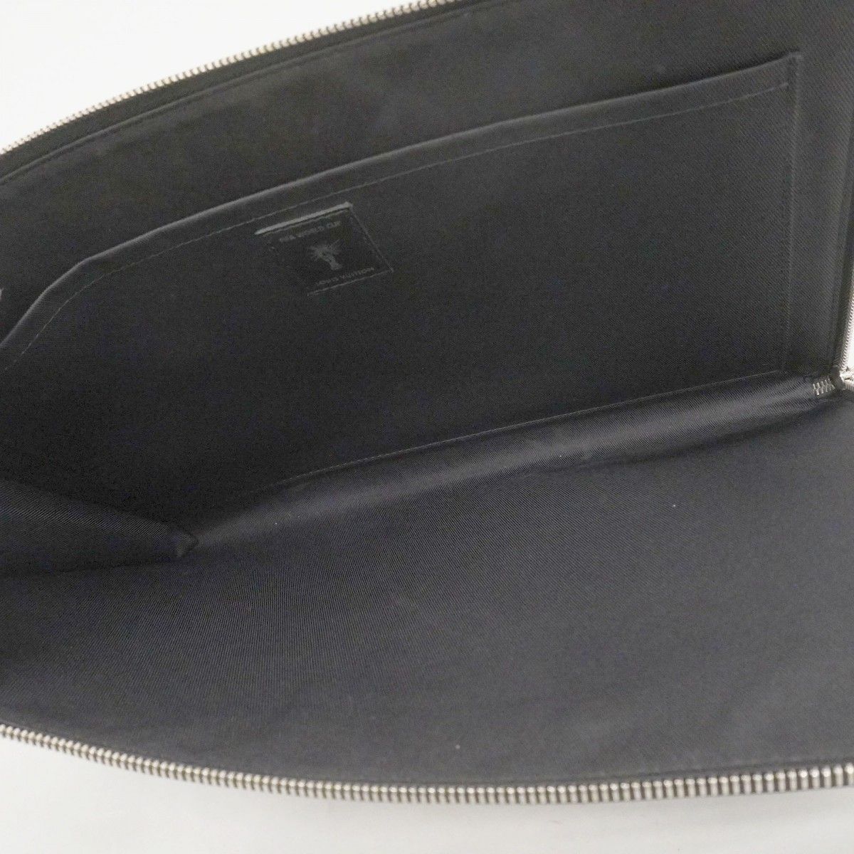 Louis Vuitton Clutch Epi Pochette Jour GM White Noir Fifa World — view 4