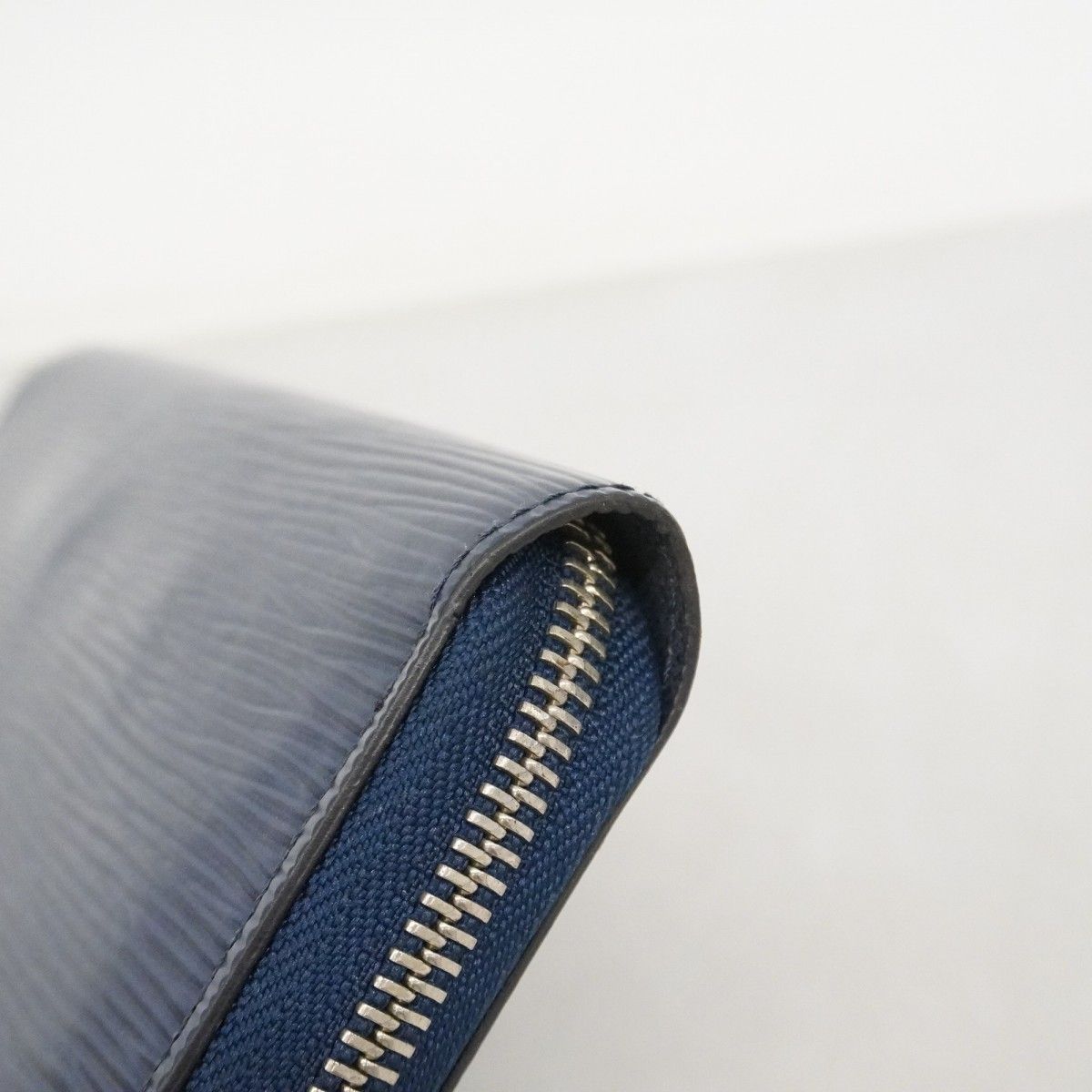 Louis Vuitton Wallet Epi Zippy Andigo Blue — view 5