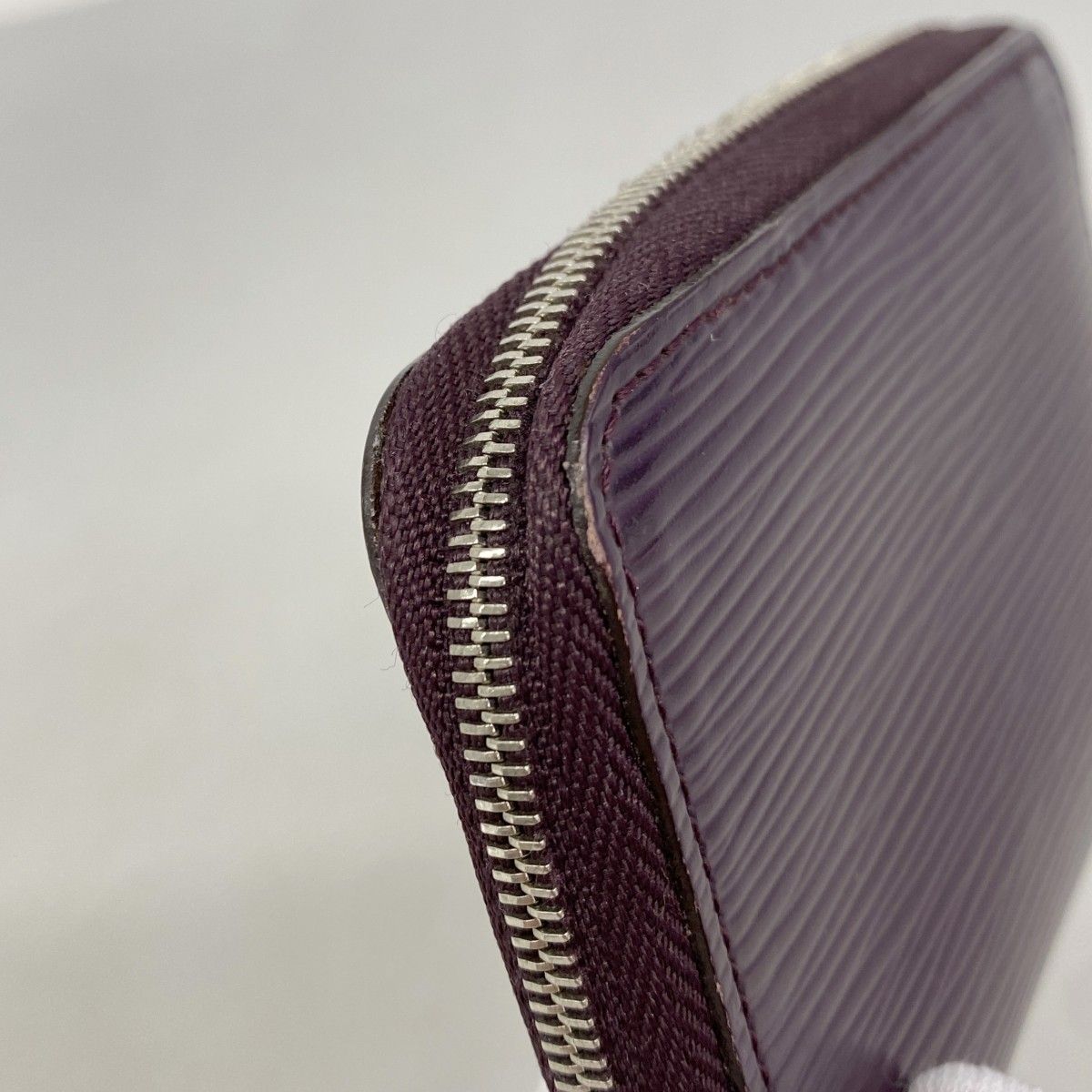 Louis Vuitton Coin Case Epi Zippy Purse Cassis — view 5
