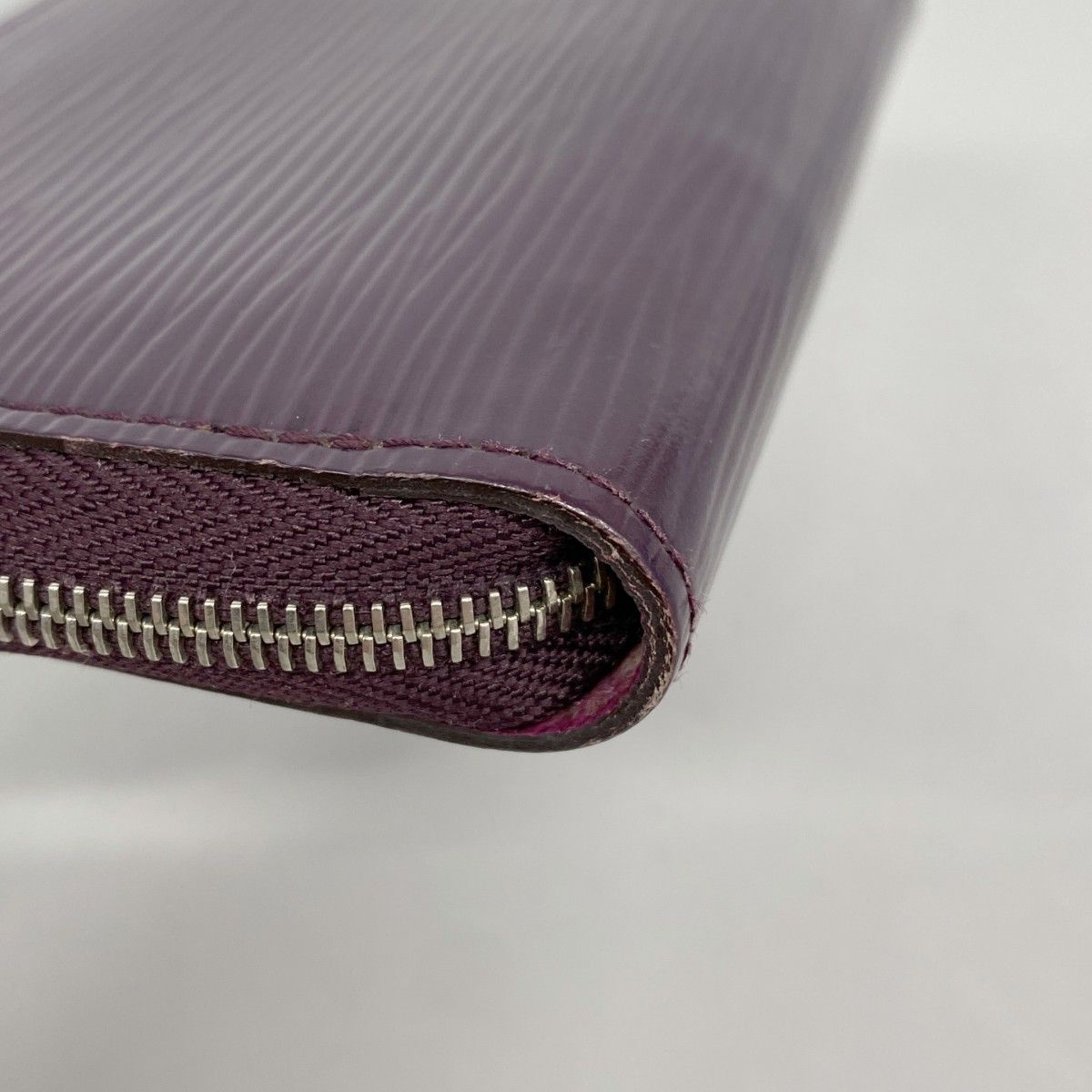 Louis Vuitton Coin Case Epi Zippy Purse Cassis — view 6
