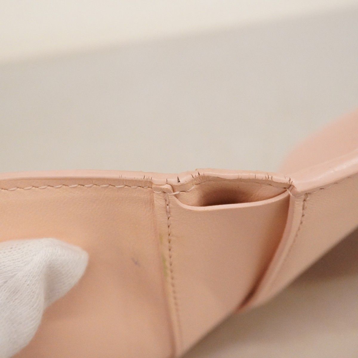 Louis Vuitton Trifold Wallet Taurillon Portefeuille Capucines Compact Rose — view 5