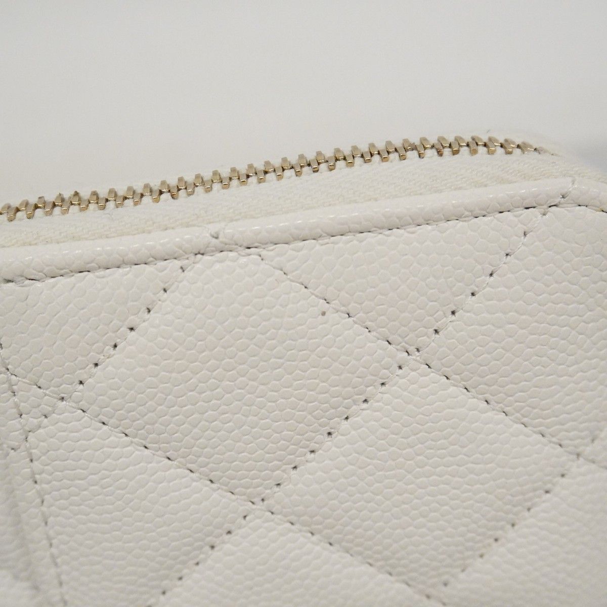 Chanel Coin Case Quilted Caviar Leather White Gold — view 7
