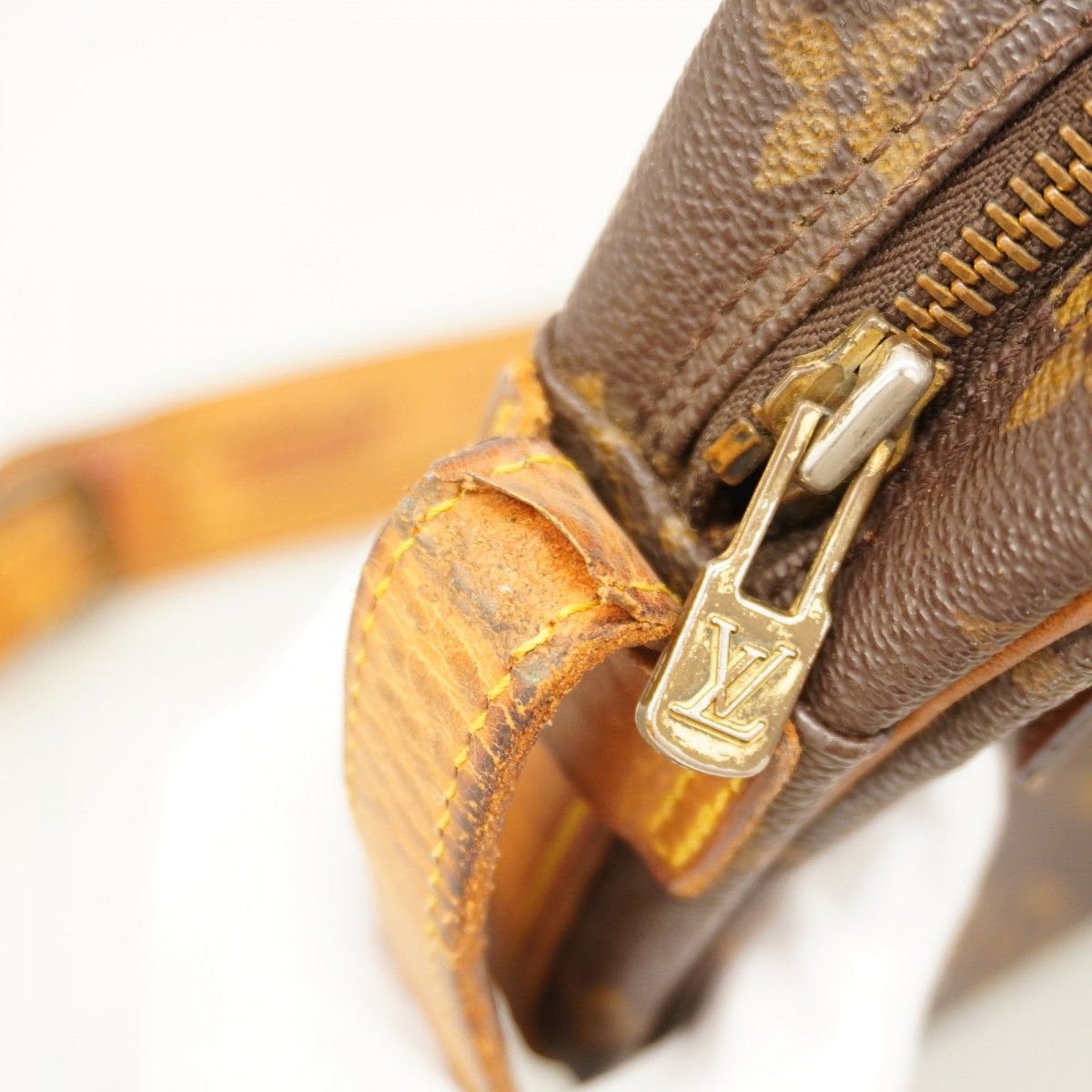 Louis Vuitton Shoulder Bag Monogram Jeune Fille GM Brown — view 7