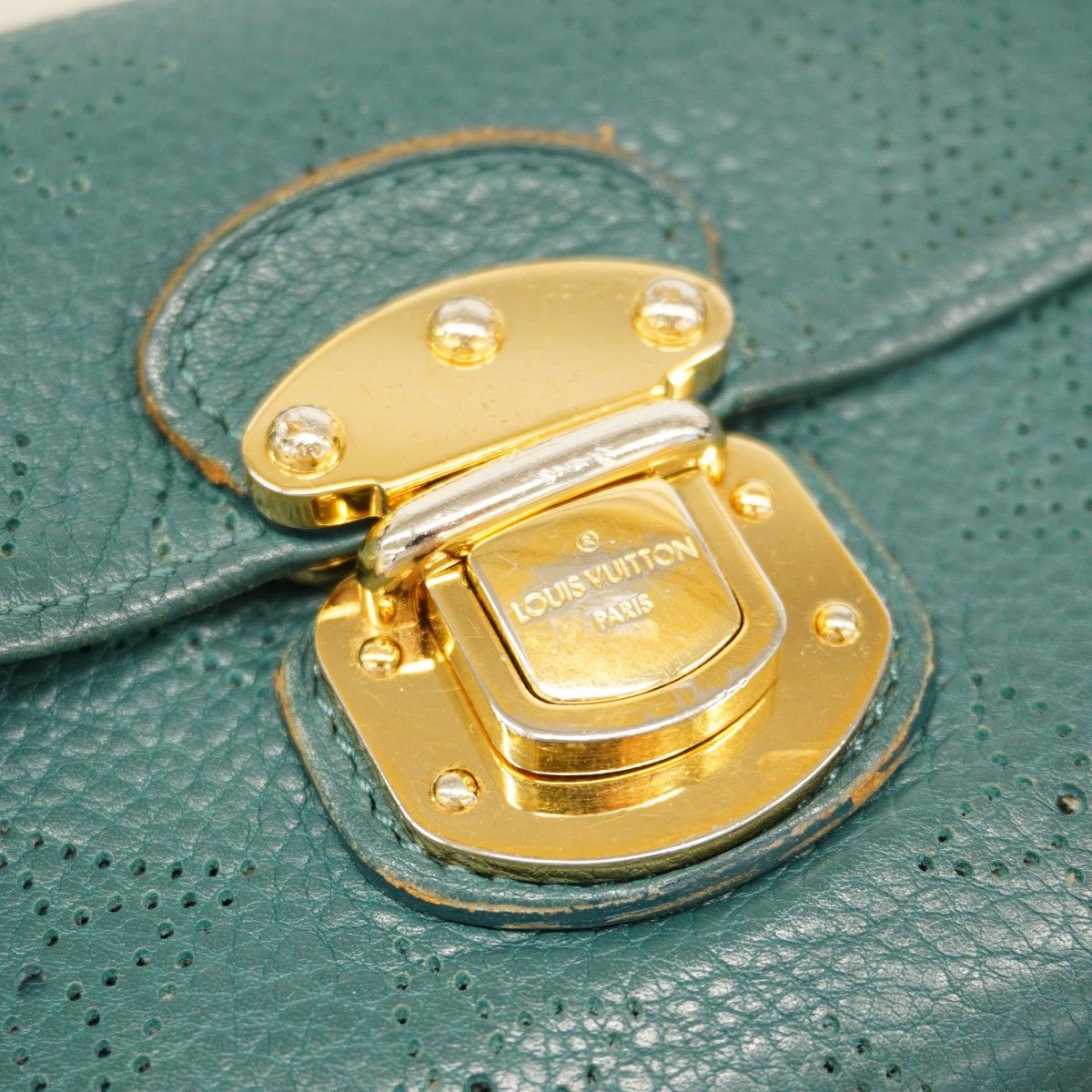 Louis Vuitton Trifold Wallet Mahina Portefeuille Amelia Ragon — view 9