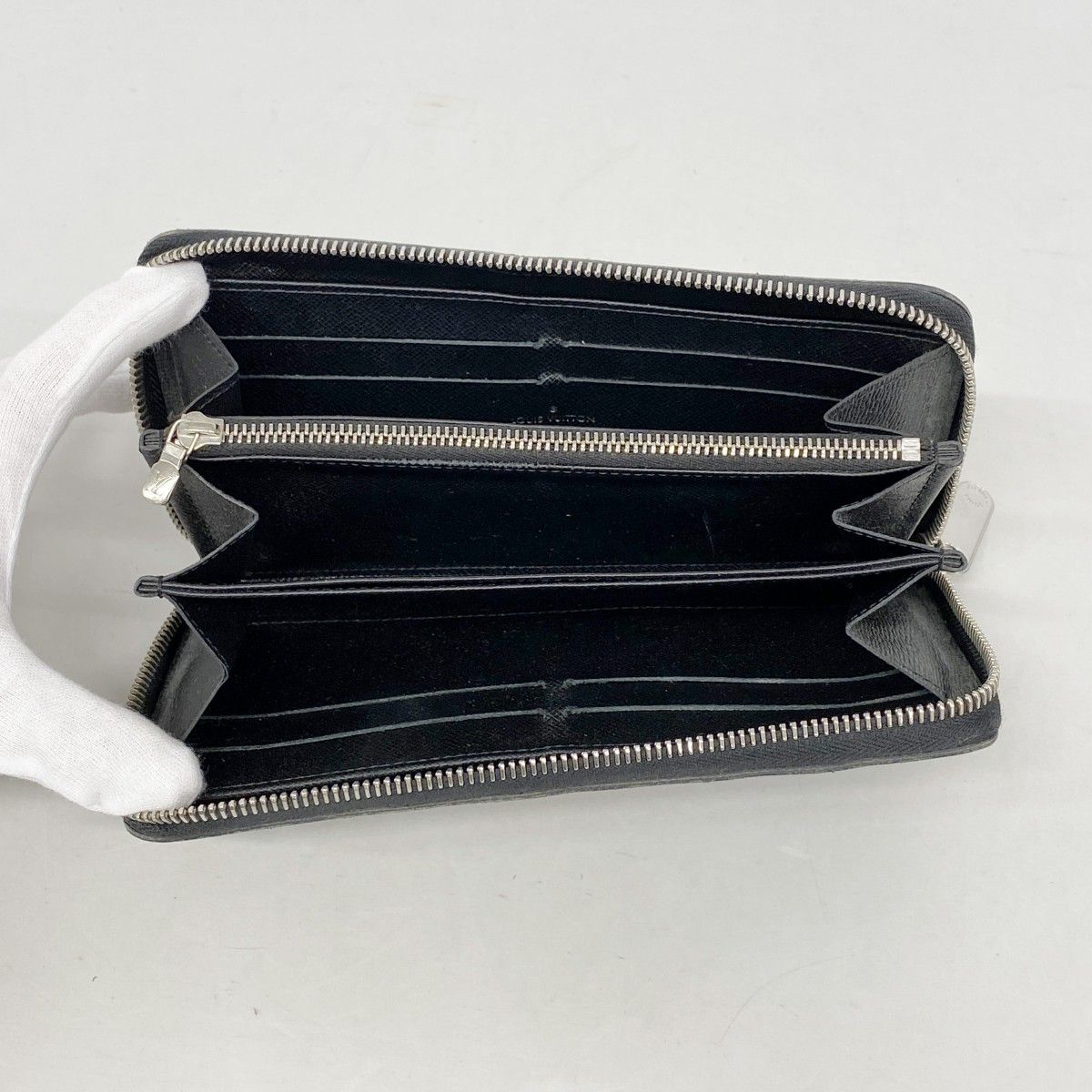 Louis Vuitton Wallet Epi Zippy Noir — view 3