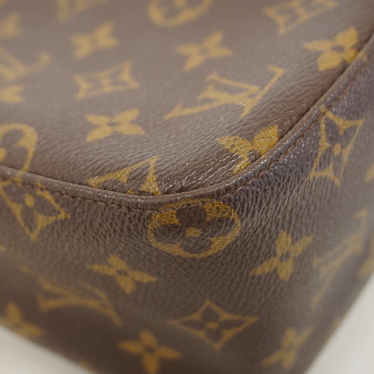 Louis Vuitton Shoulder Bag Monogram Looping Brown — view 9