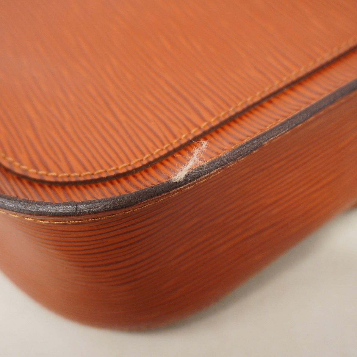 Louis Vuitton Shoulder Bag Epi Saint Cloud Kenya Brown — view 6