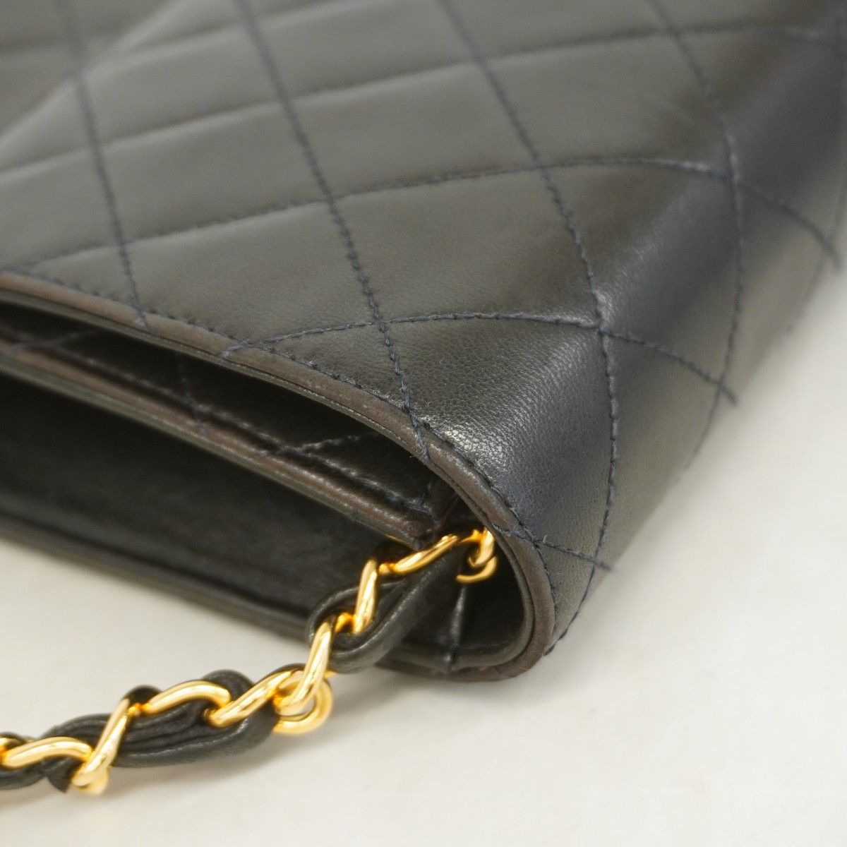 Chanel Shoulder Bag Quilted Lambskin Black Gold — view 7