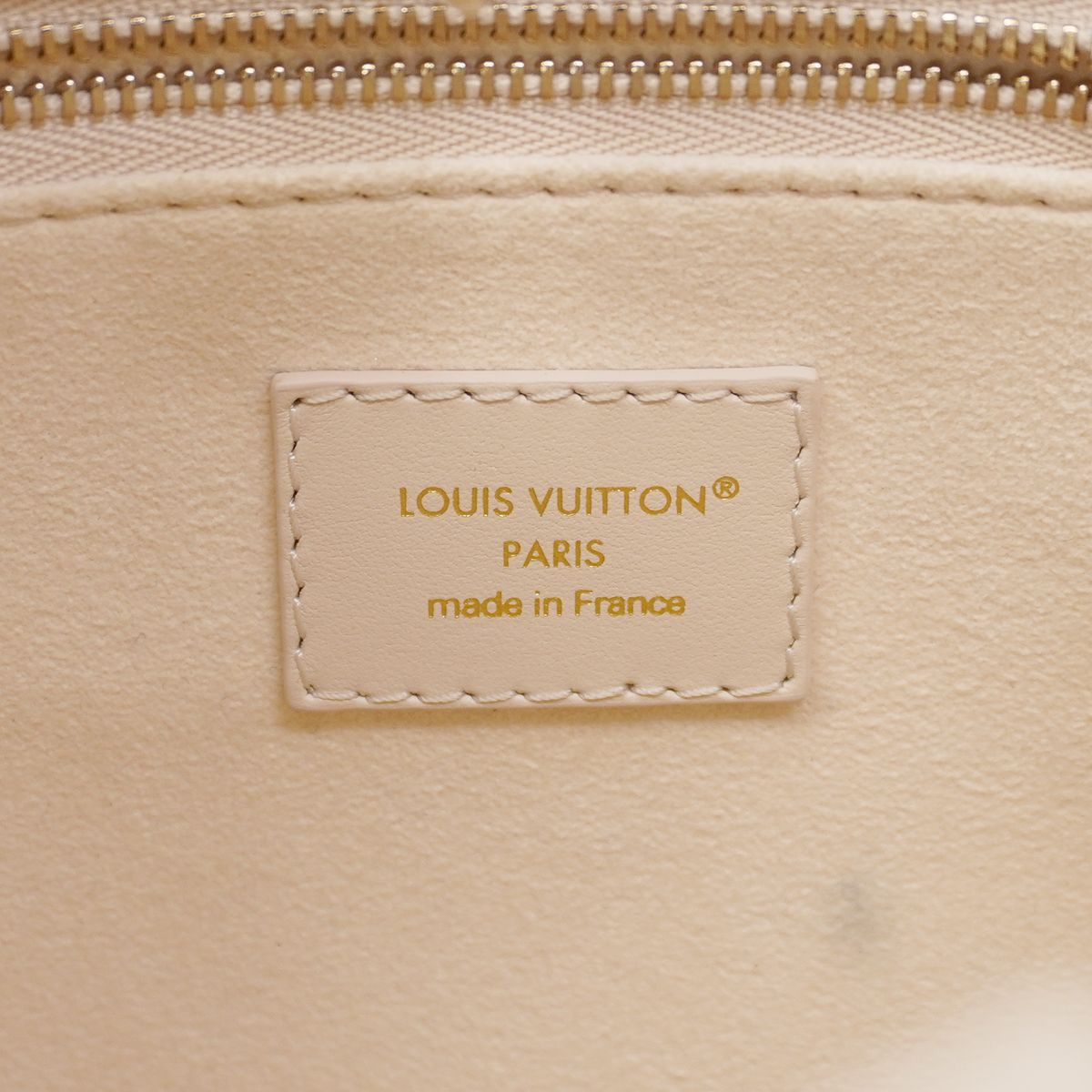 Louis Vuitton Handbag Monogram Empreinte On The Go PM Dream Cream 2-Way — view 5