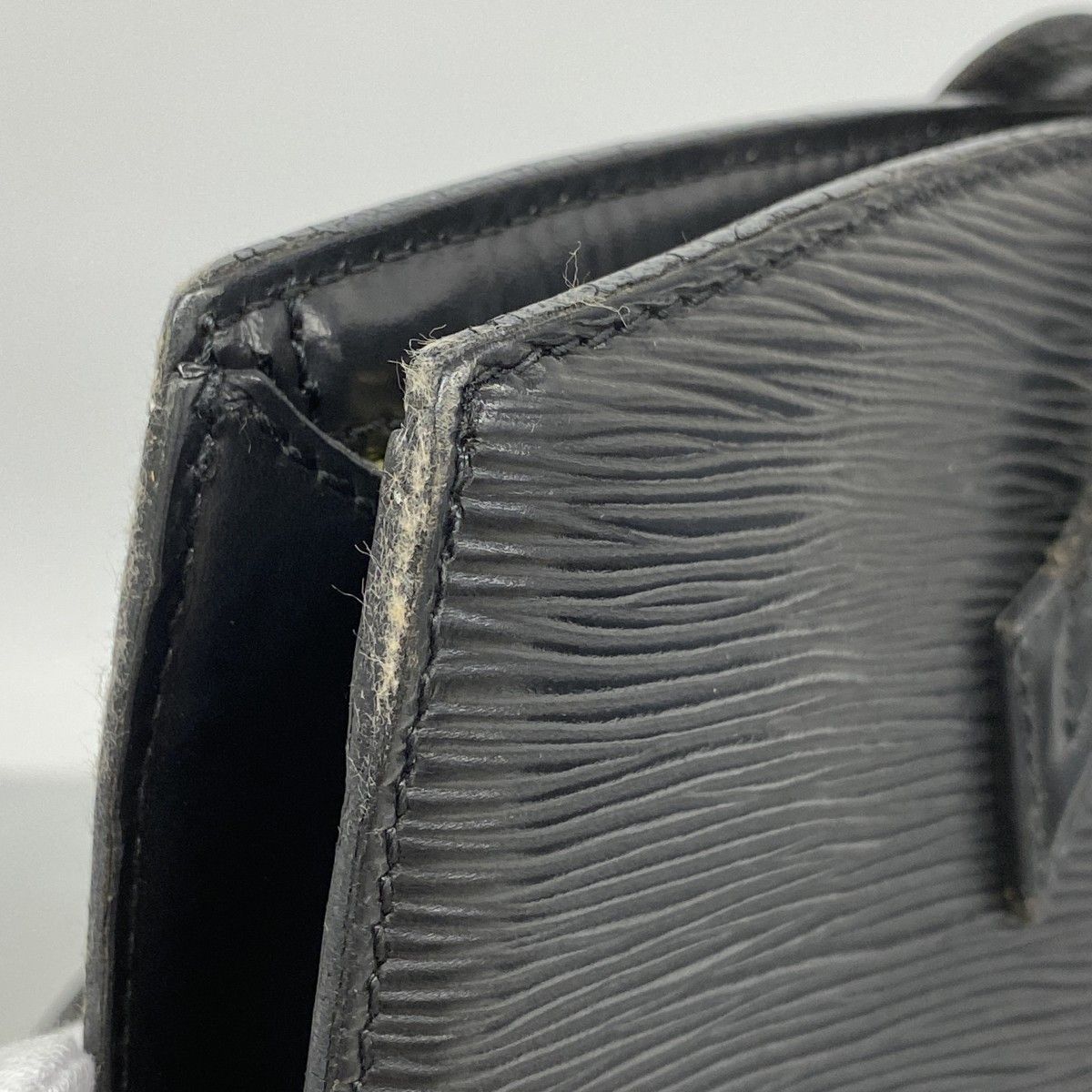 Louis Vuitton Shoulder Bag Epi Saint Jacques Shopping Noir — view 6