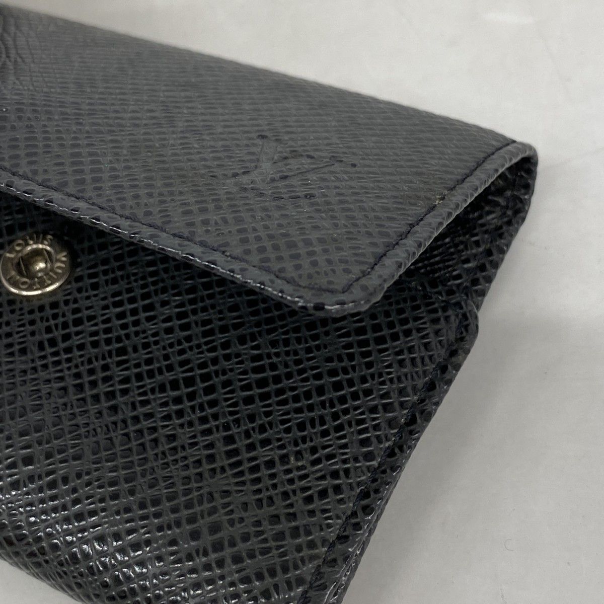 Louis Vuitton Key Case Taiga Multicles 6 Ardoise Key Holder — view 6