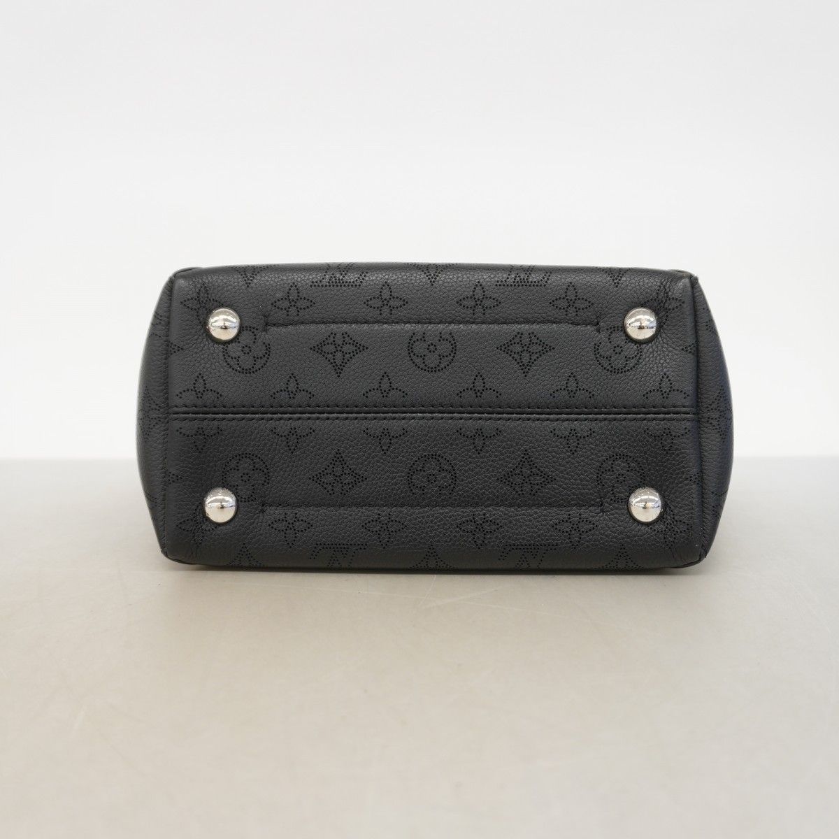 Louis Vuitton Handbag Mahina Hina PM Noir — view 3