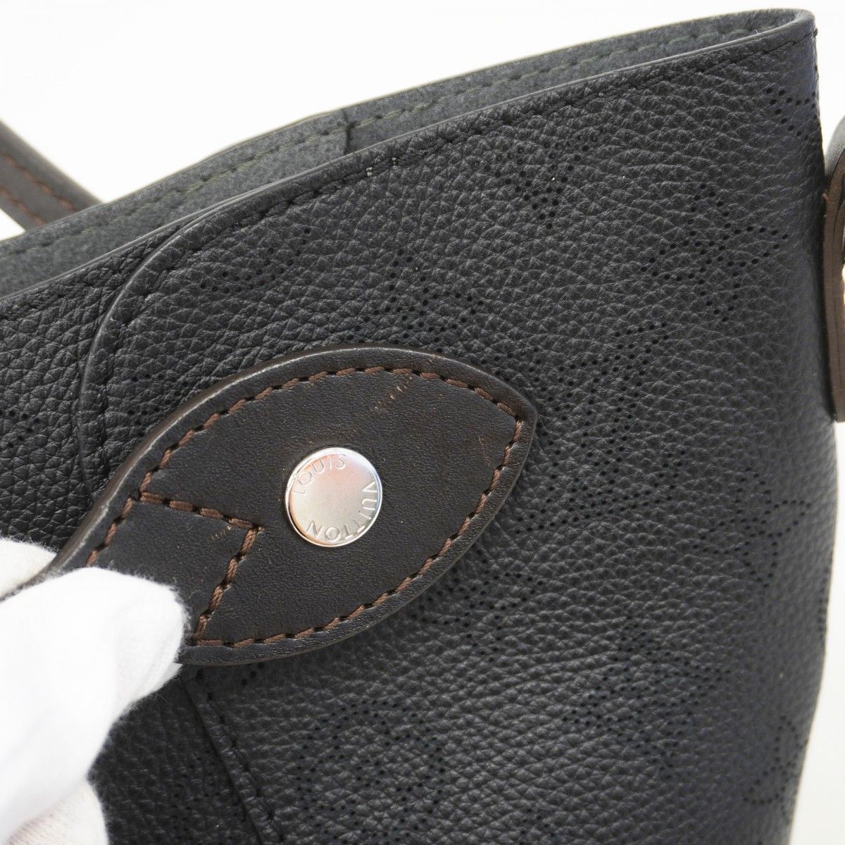 Louis Vuitton Handbag Mahina Hina PM Noir — view 8