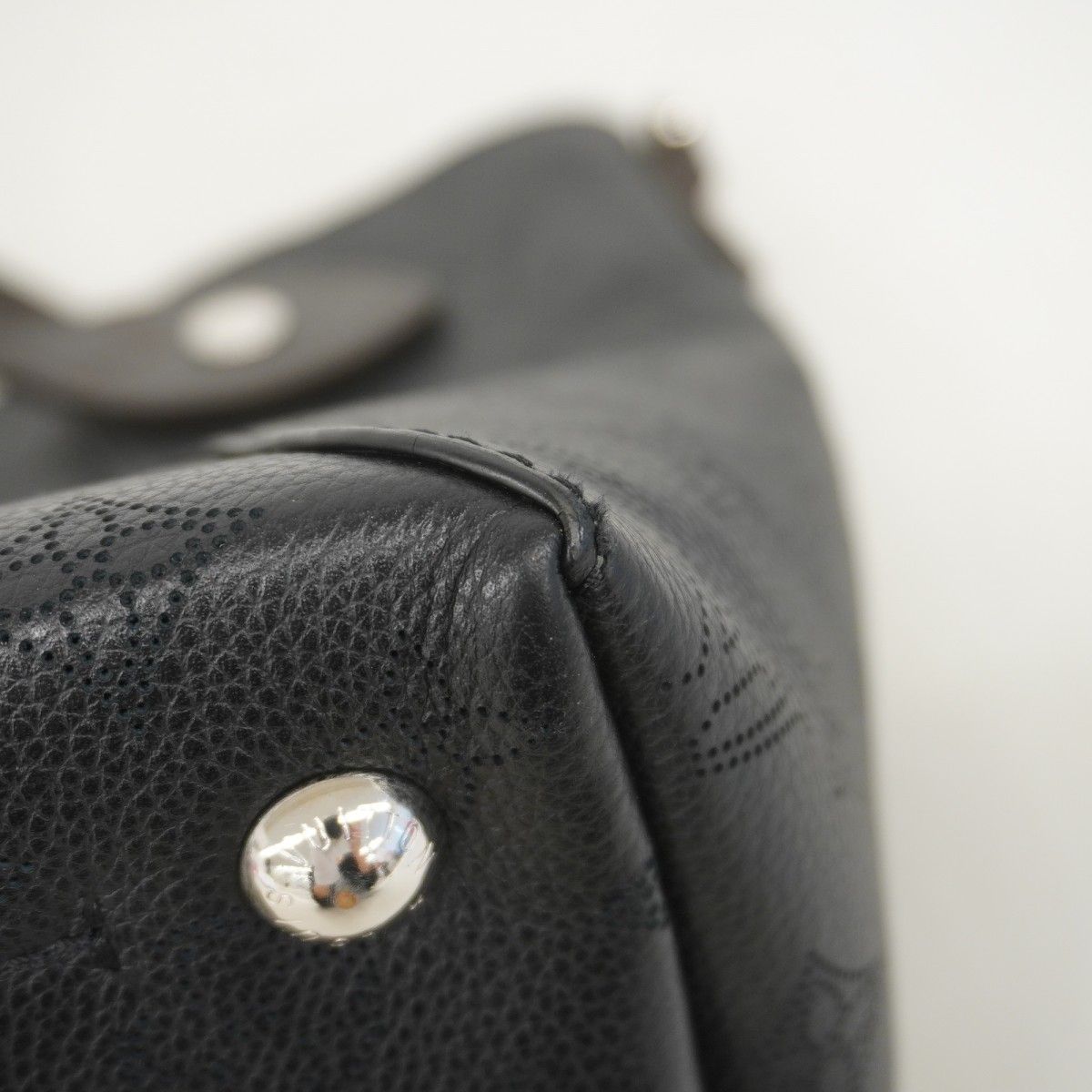 Louis Vuitton Handbag Mahina Hina PM Noir — view 7