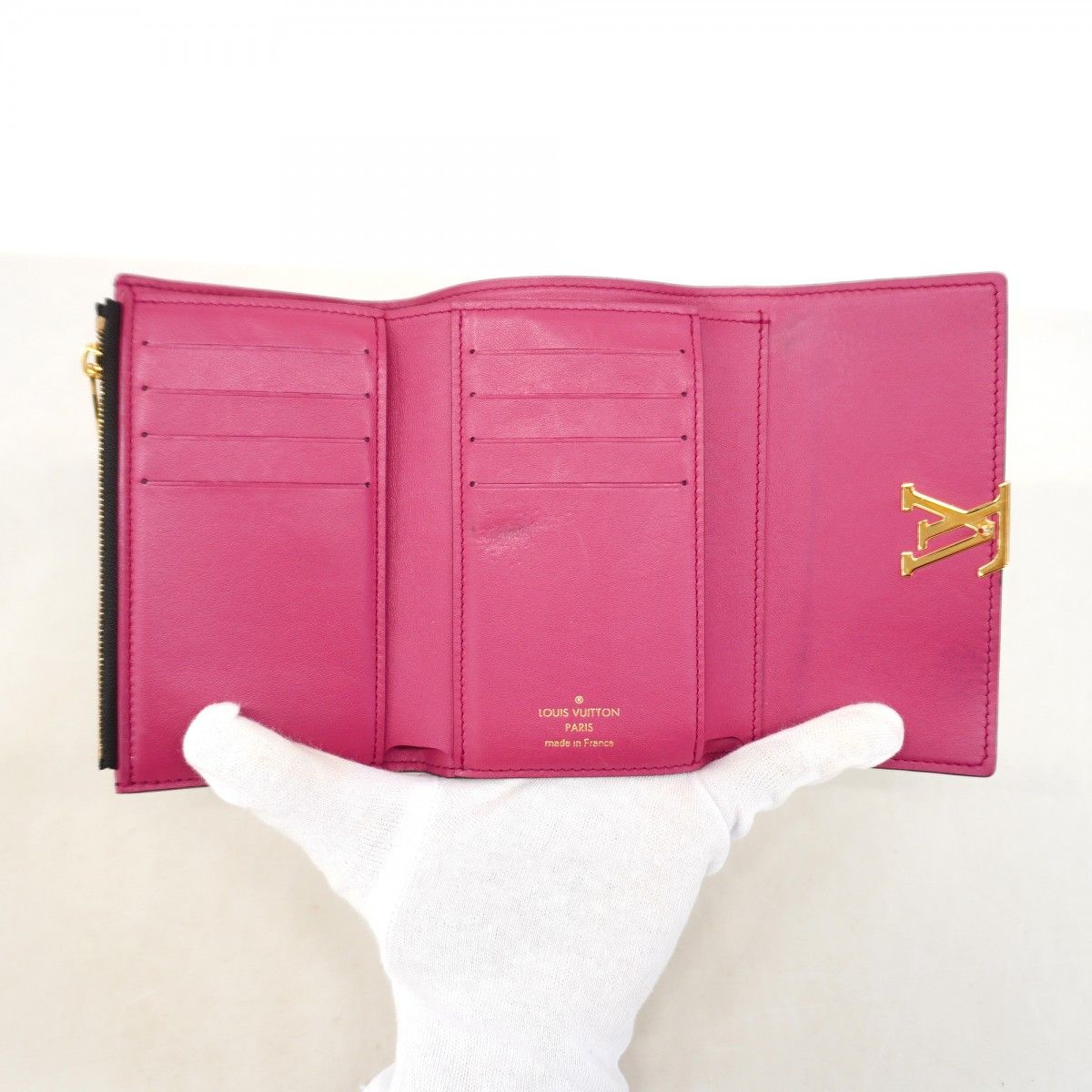 Louis Vuitton Trifold Wallet Taurillon Portefeuille Capucines Compact Noir — view 3