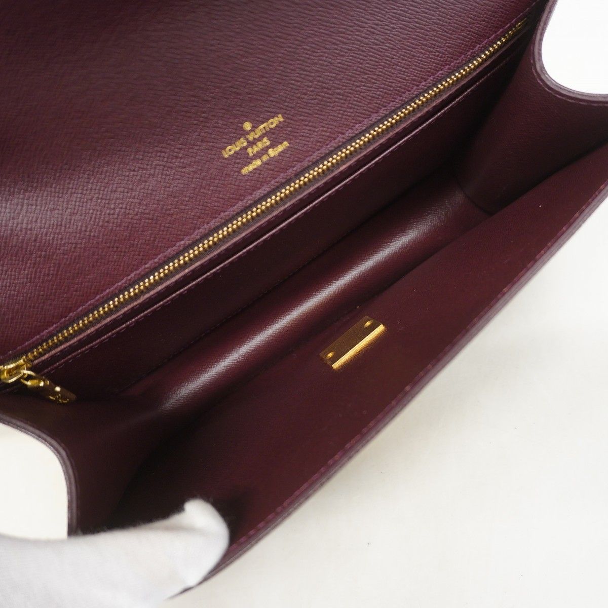 Louis Vuitton Clutch Taiga Selenga Acajou — view 4