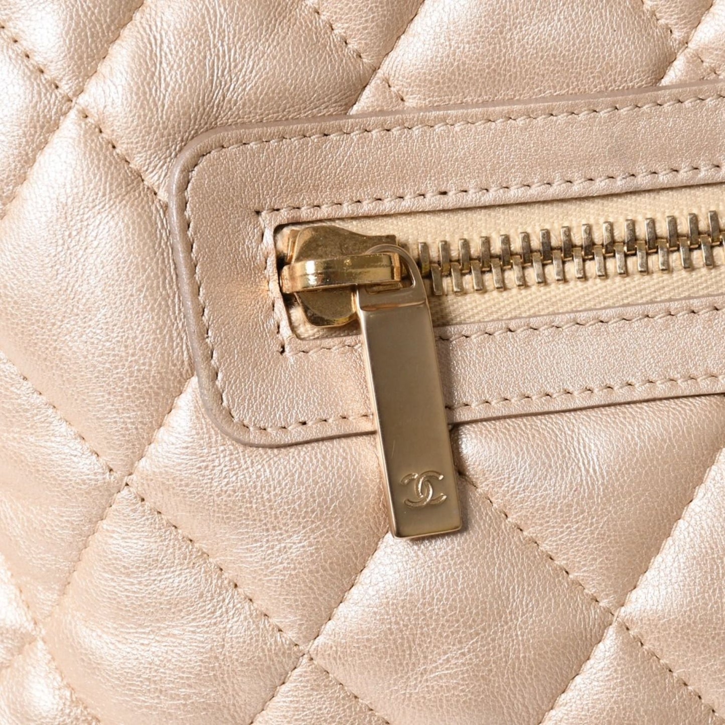 Chanel Coco Cocoon Handbag CC Logo Nylon Beige Bordeaux Gold — view 5