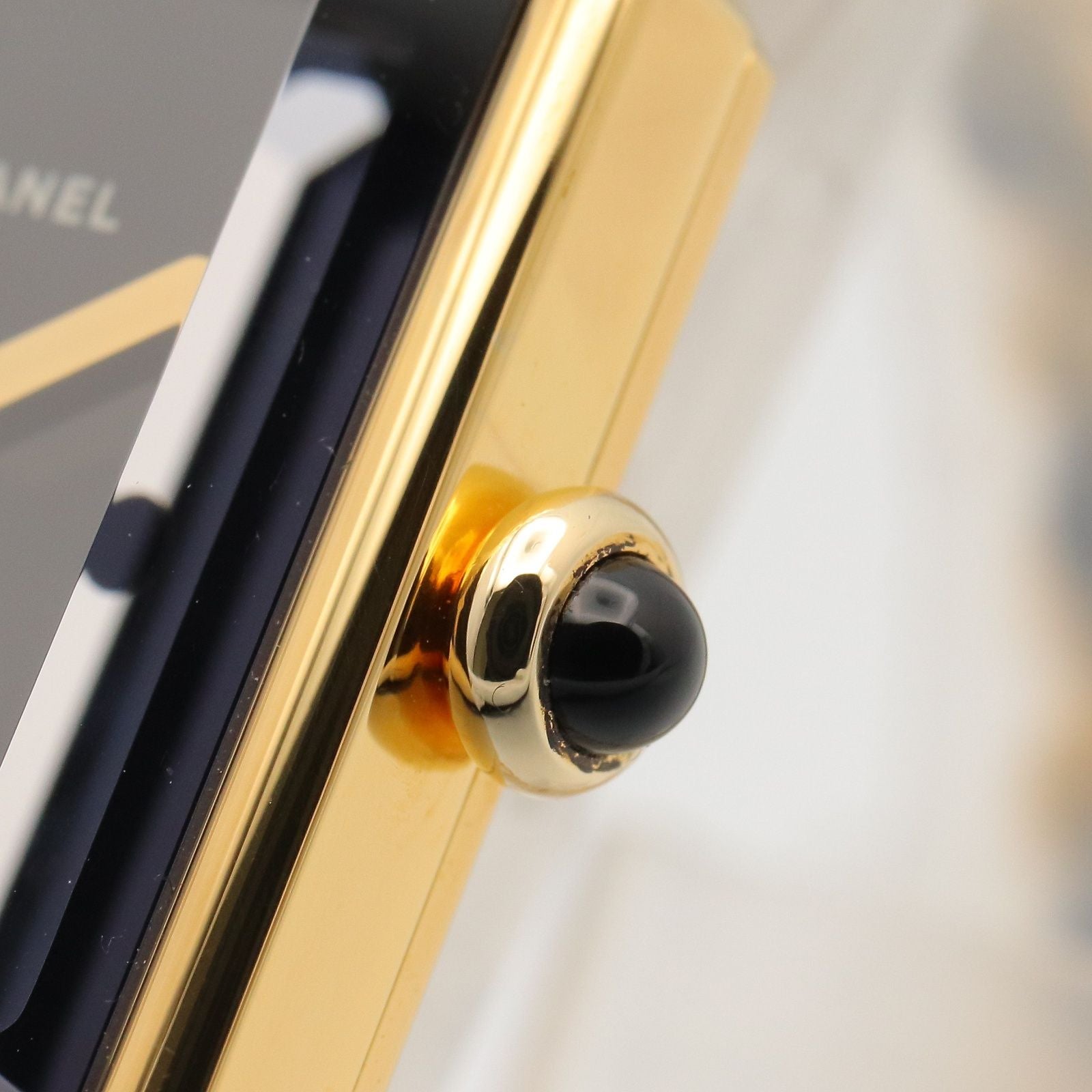 Chanel Watch Premiere M Black Leather — view 6