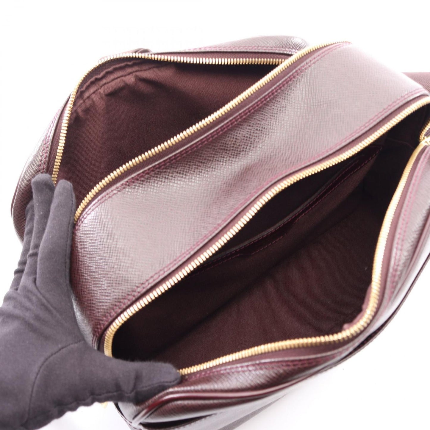 Louis Vuitton Shoulder Bag Reporter PM Taiga Acajou Leather Liporta — view 3