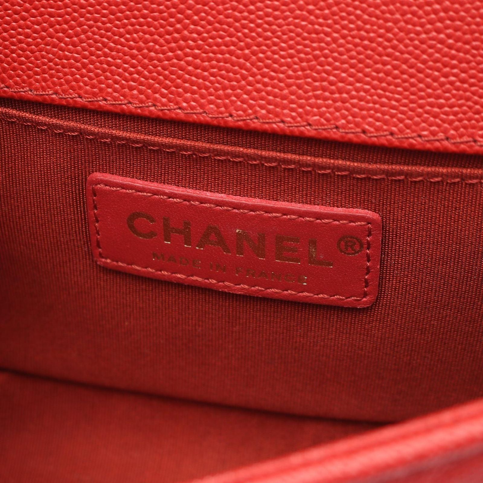 Chanel Shoulder Bag Boy Small Blanc Stitch Red Caviar Leather Boy Chain — view 4
