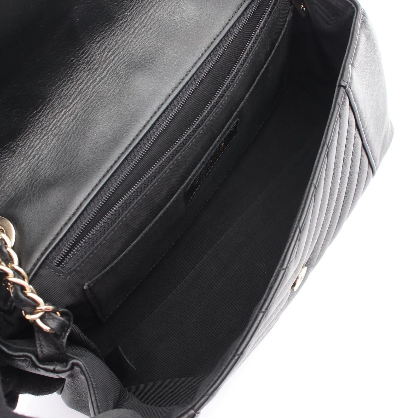 Chanel Shoulder Bag Blanc Stitch Black Lambskin Chain — view 3