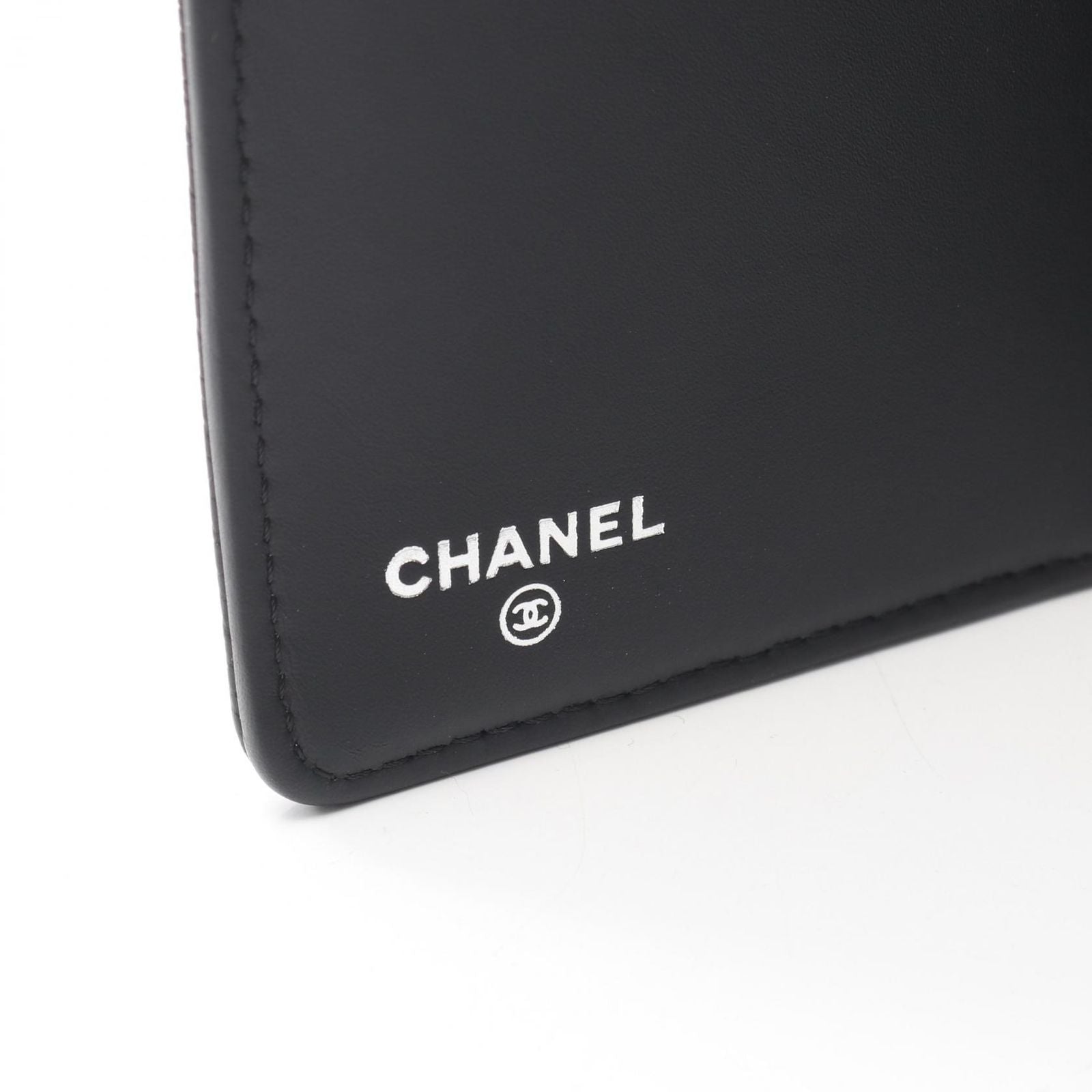 Chanel Bifold Wallet CC Logo Black Caviar Leather — view 5