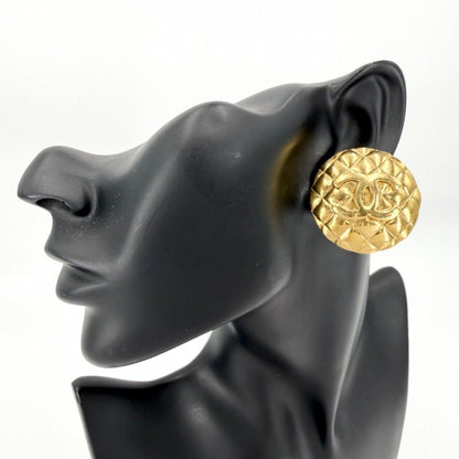 Chanel Earrings Quilted Round CC Logo Vintage 2 8 Gold — view 2
