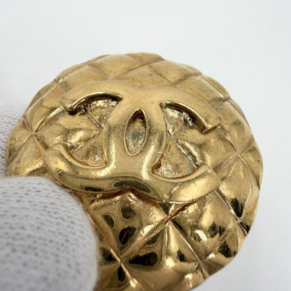 Chanel Earrings Quilted Round CC Logo Vintage 2 8 Gold — view 6