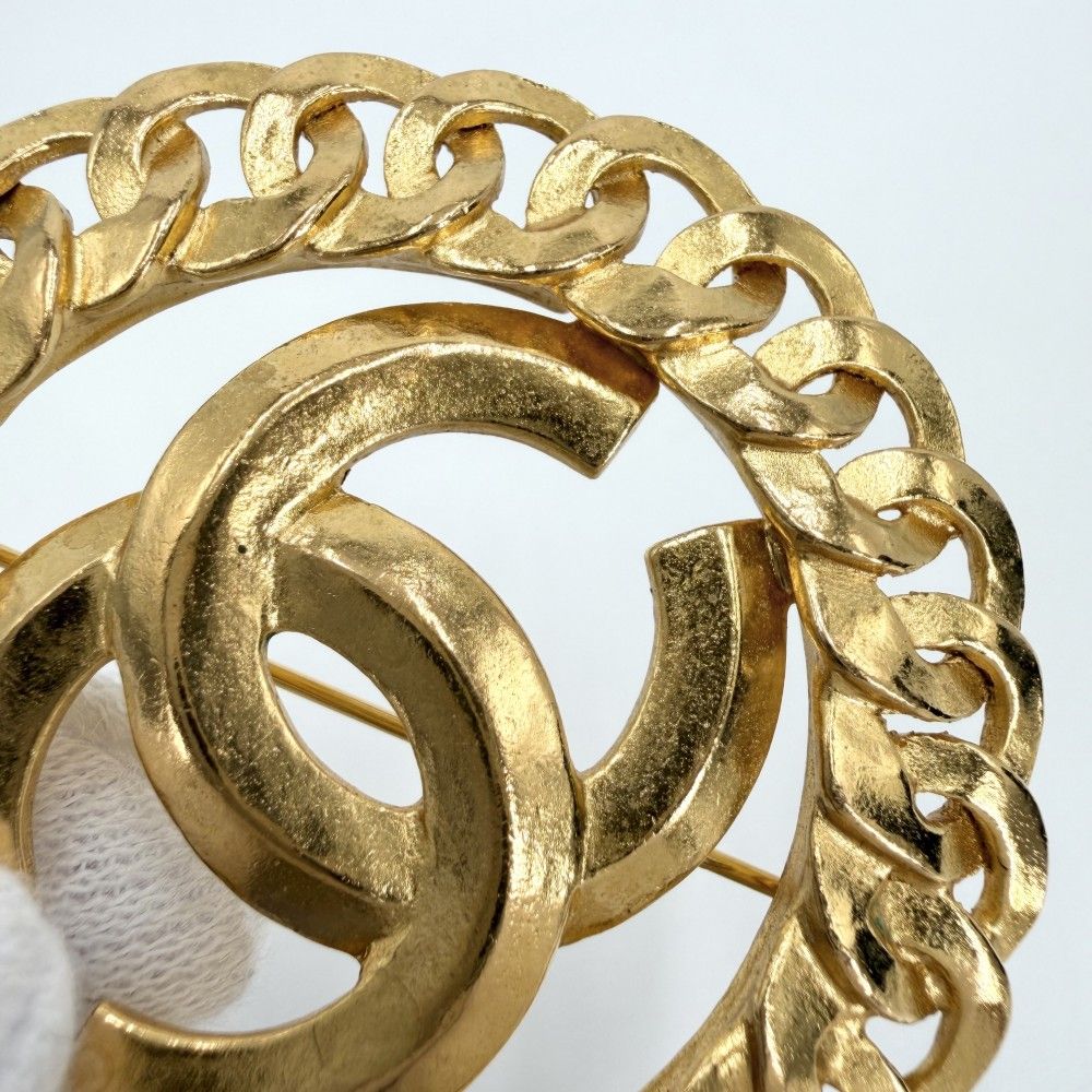 Chanel Brooch CC Logo Vintage Round Gold Plated — view 8