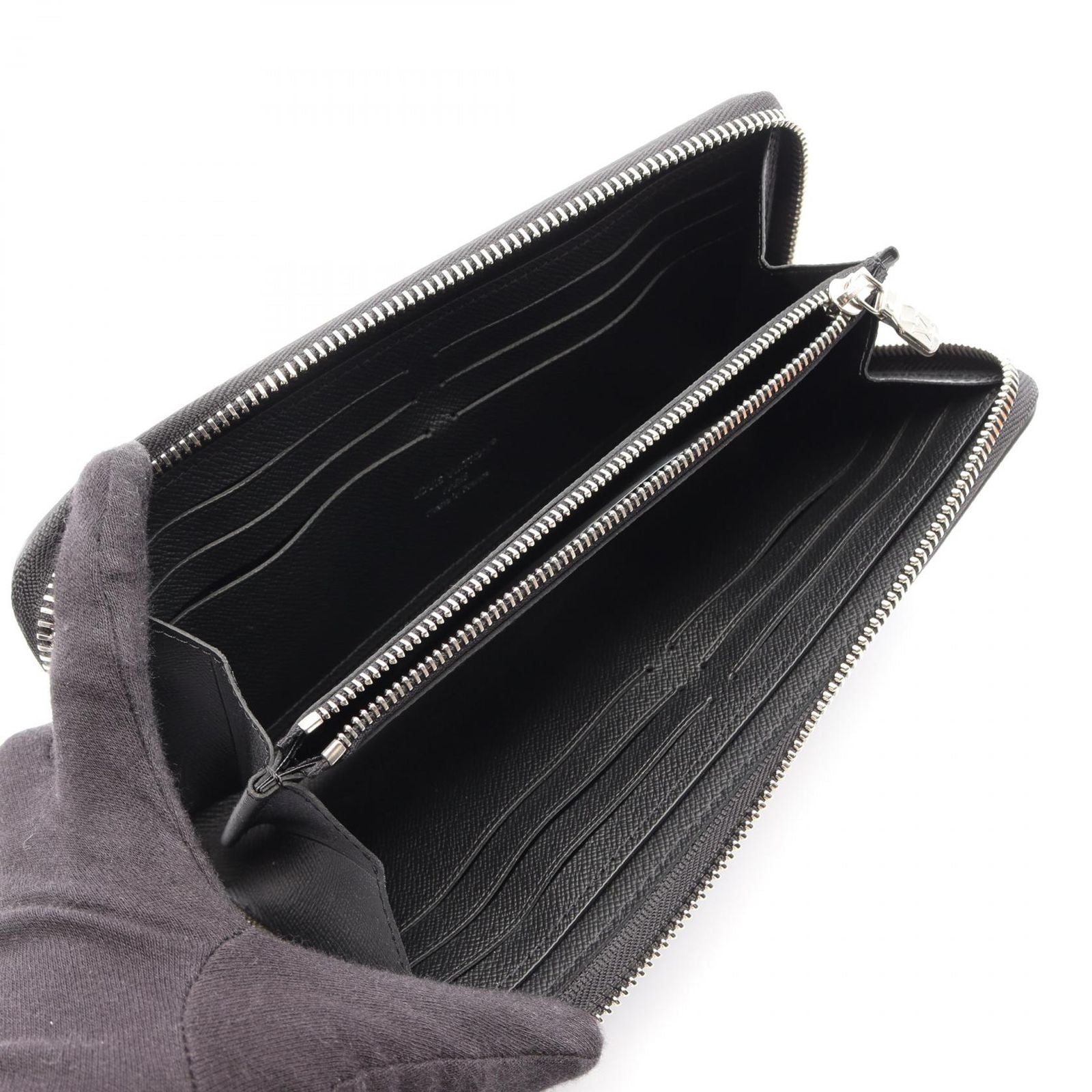 Louis Vuitton Round Wallet Zippy Horizontal Taiga Noir Leather — view 3