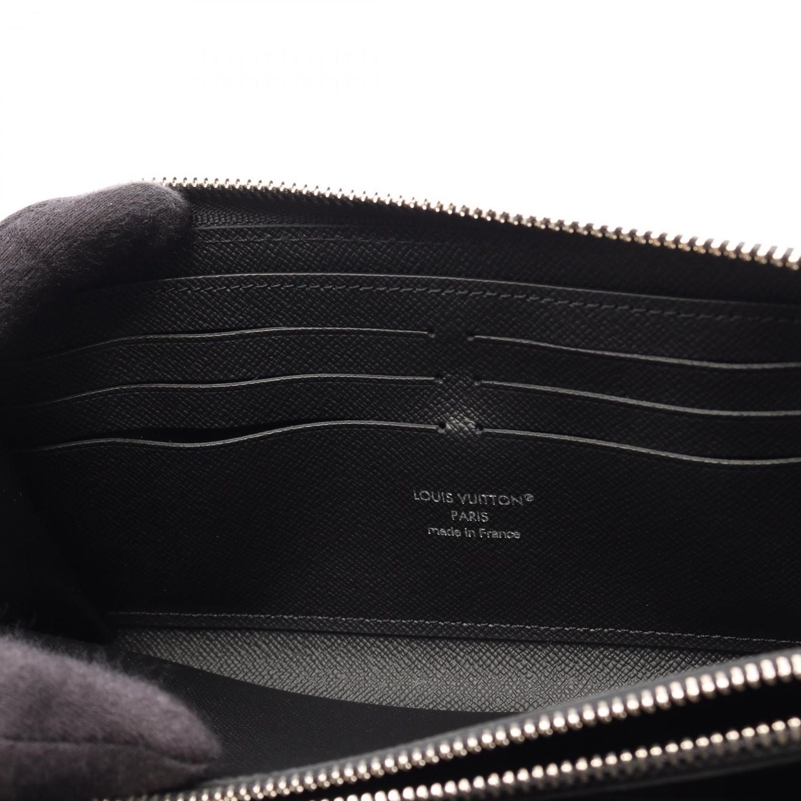 Louis Vuitton Round Wallet Zippy Horizontal Taiga Noir Leather — view 6