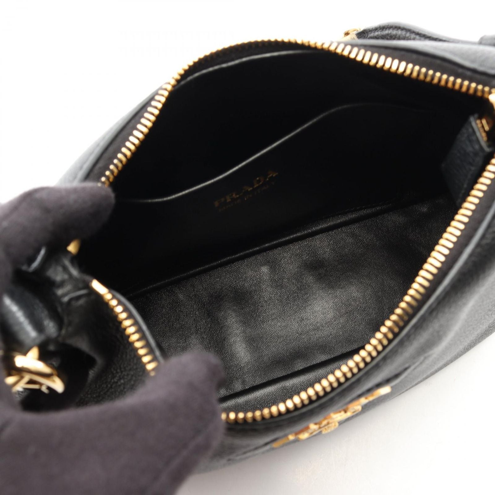 Prada Shoulder Bag Vitello Daino Soft Black Leather — view 3