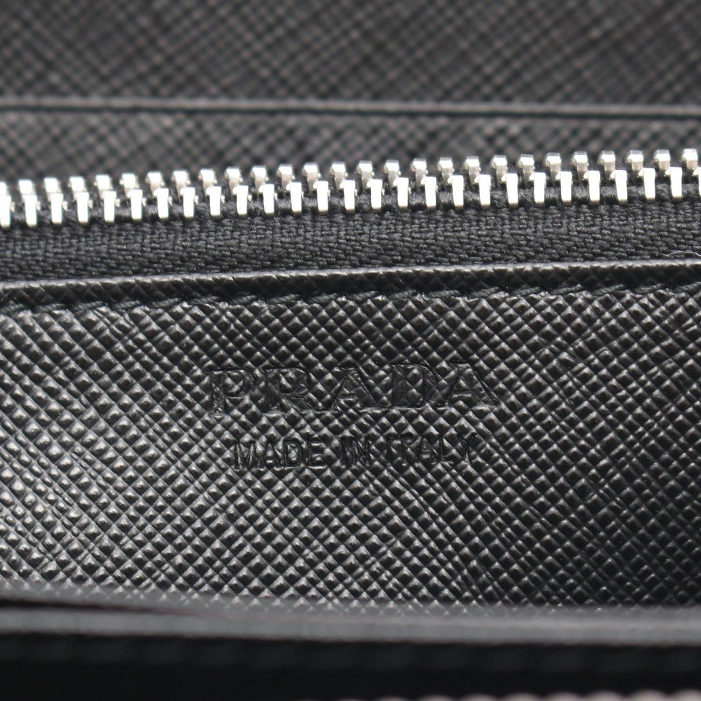 Prada Round Wallet Black — view 4