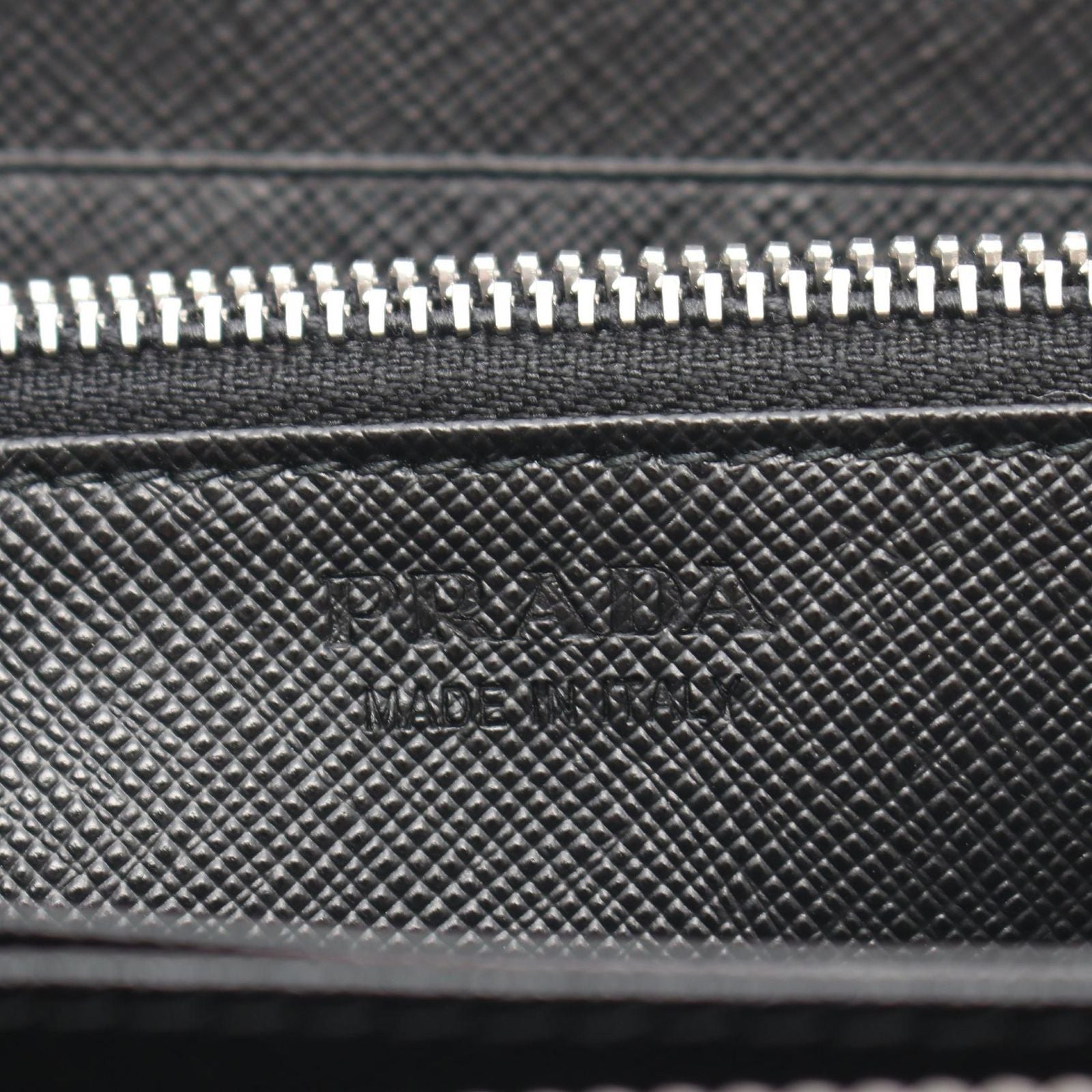 Prada Round Wallet Black — view 4