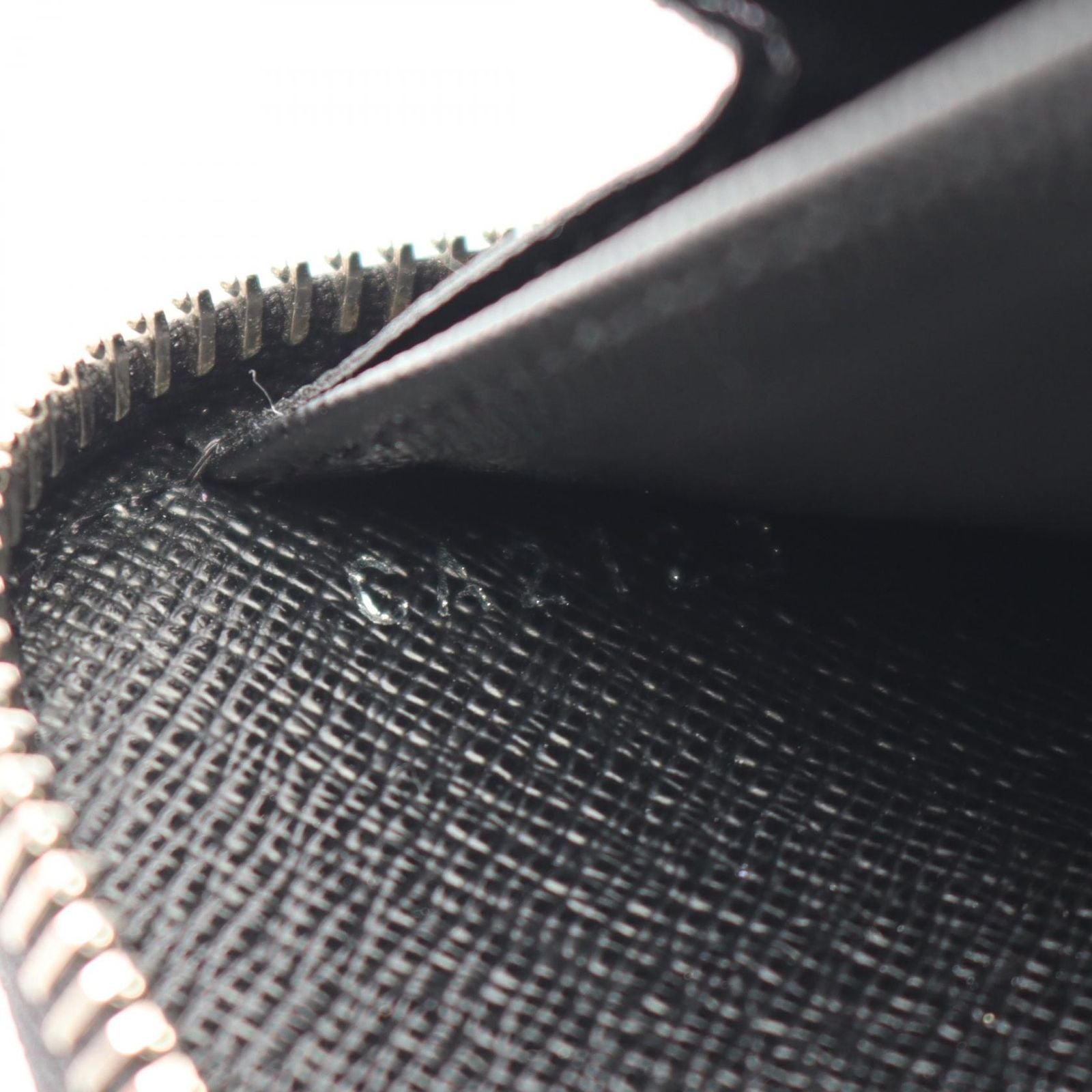 Louis Vuitton Round Wallet Zippy Noir Leather — view 5