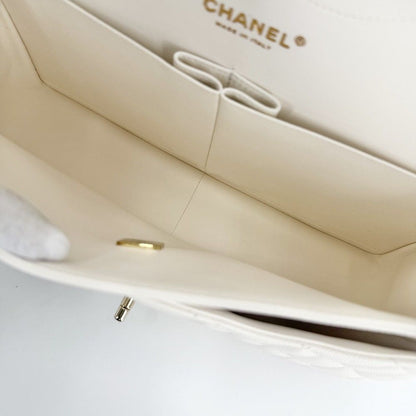 Chanel Shoulder Bag Quilted 30 CC Logo Turnlock Double Flap Bag Chain Caviar — view 5