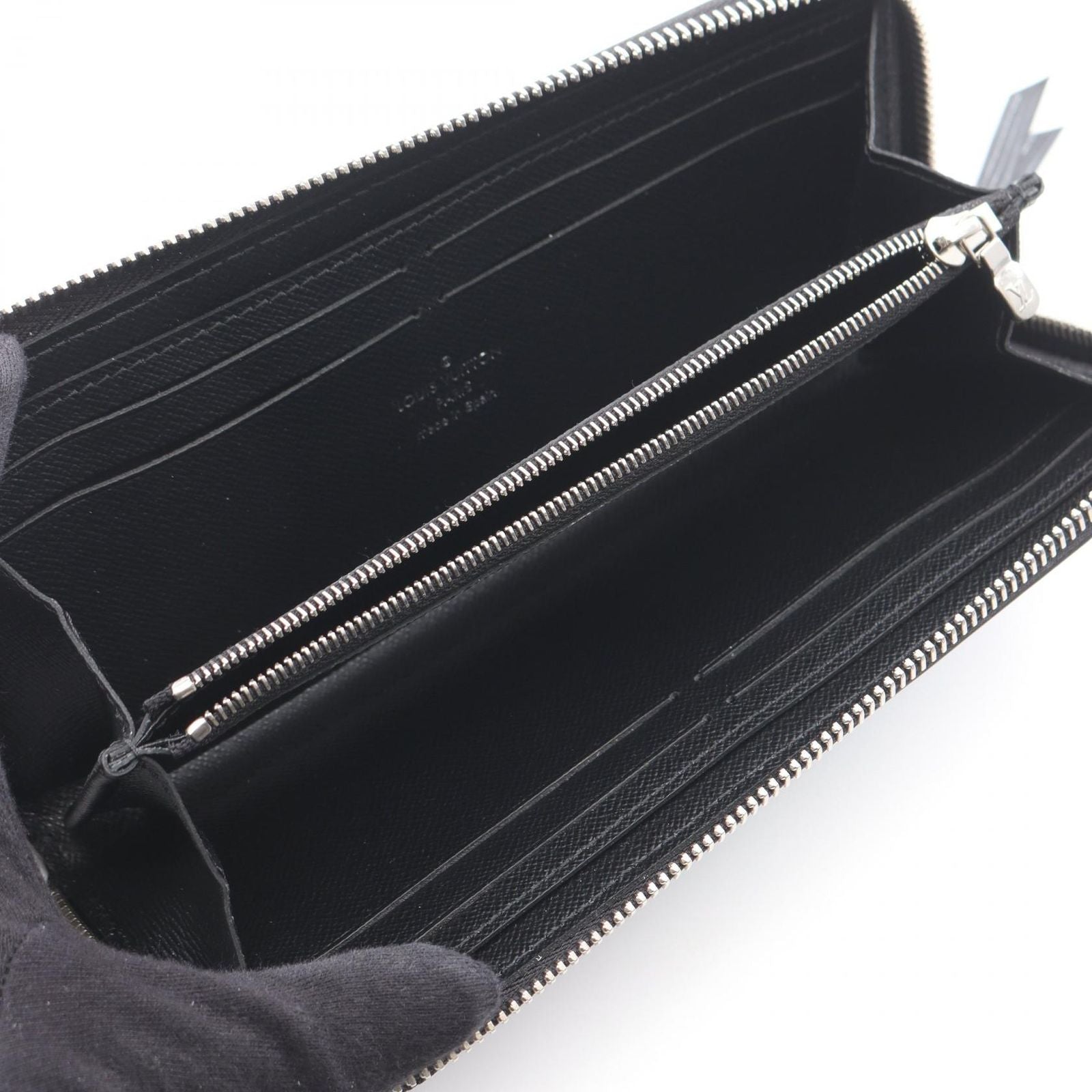 Louis Vuitton Round Wallet Portefeuille Clemence Epi Noir Leather — view 3