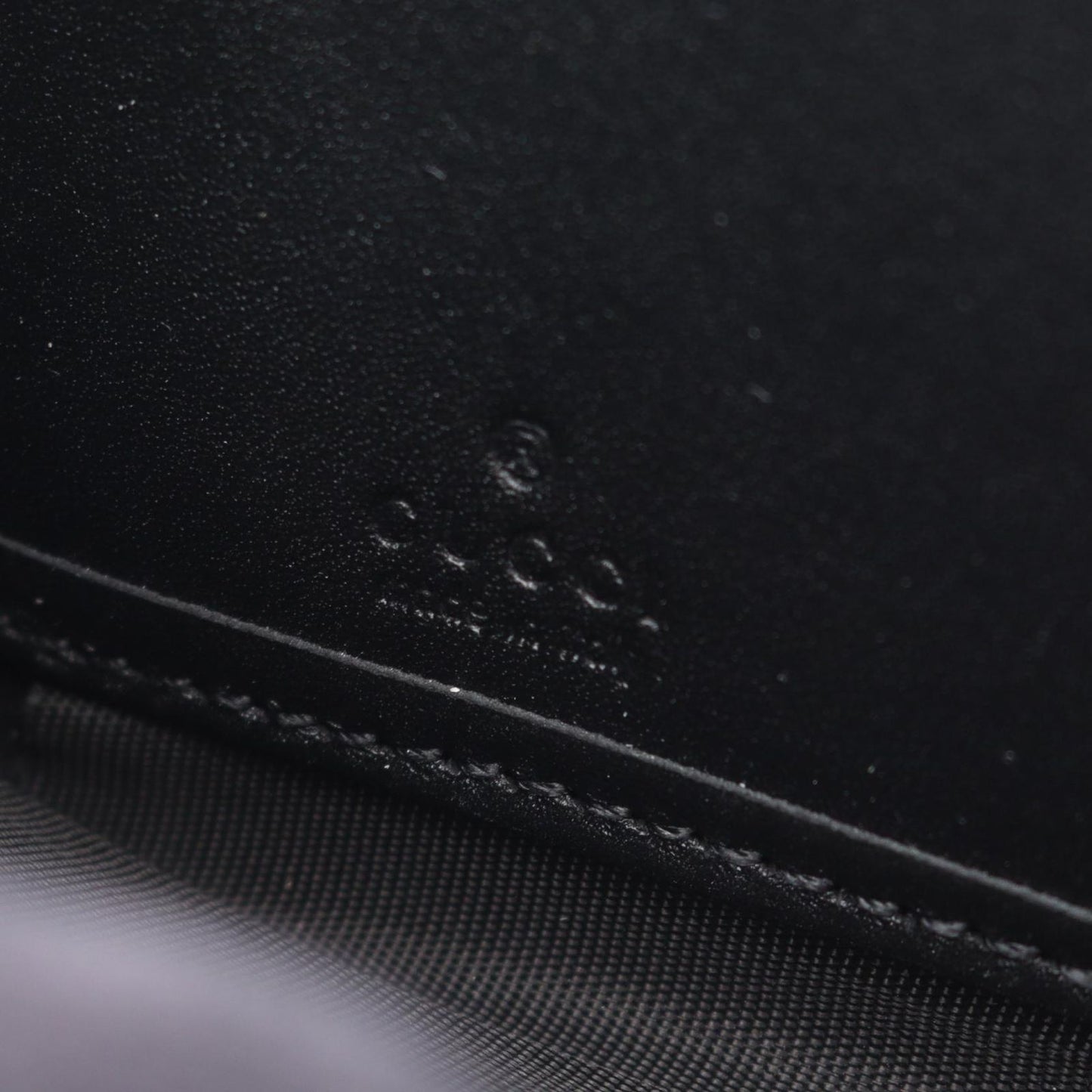 Gucci Round Wallet GG Emblem Black Leather — view 4