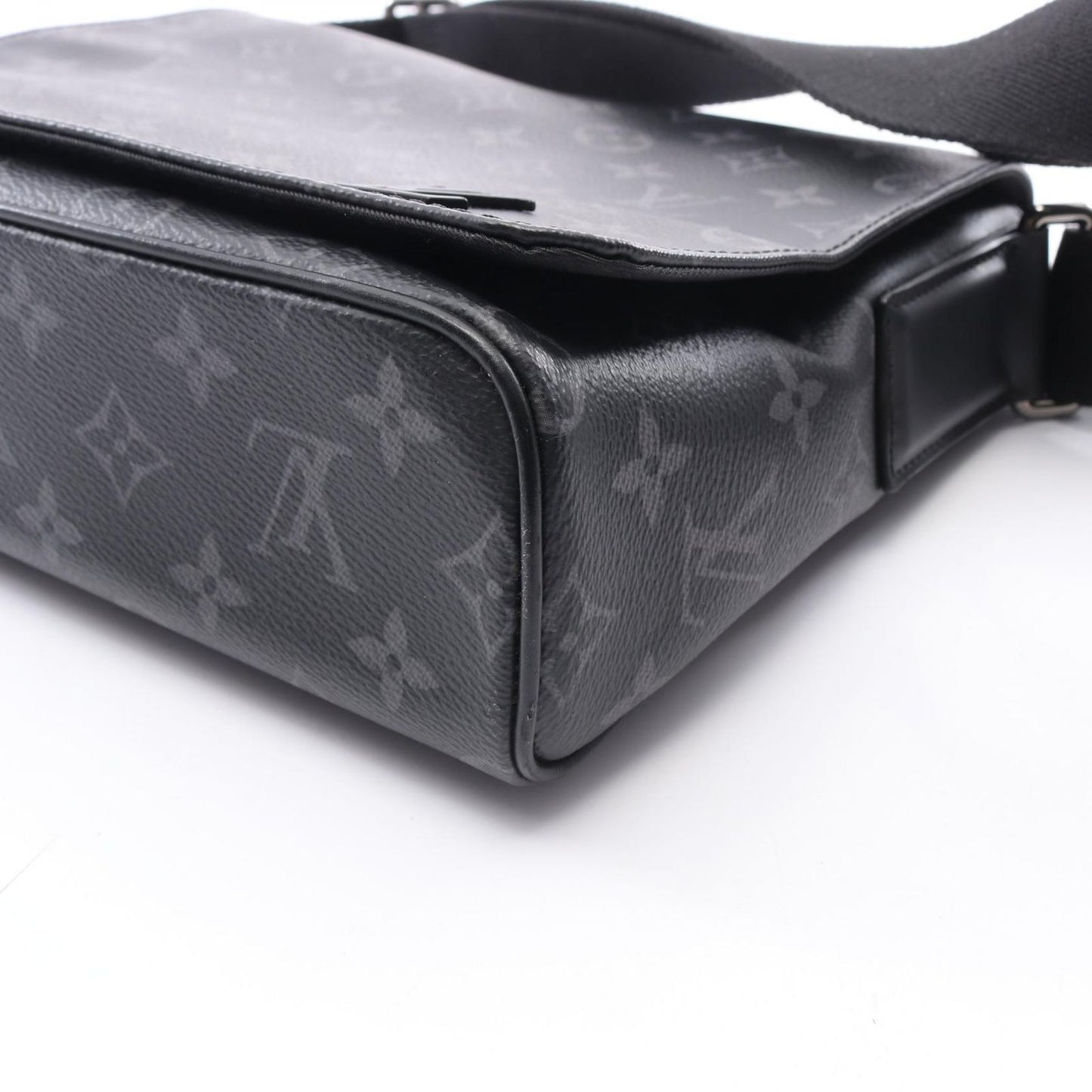 Louis Vuitton Shoulder Bag District PM NM Canvas Leather PN NM — view 7