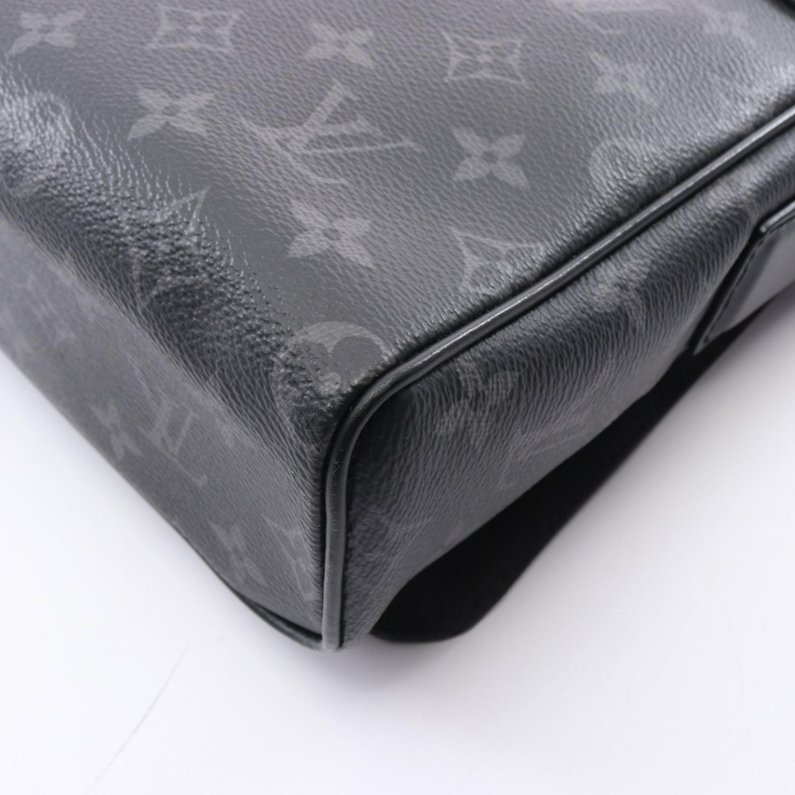 Louis Vuitton Shoulder Bag District PM NM Canvas Leather PN NM — view 6