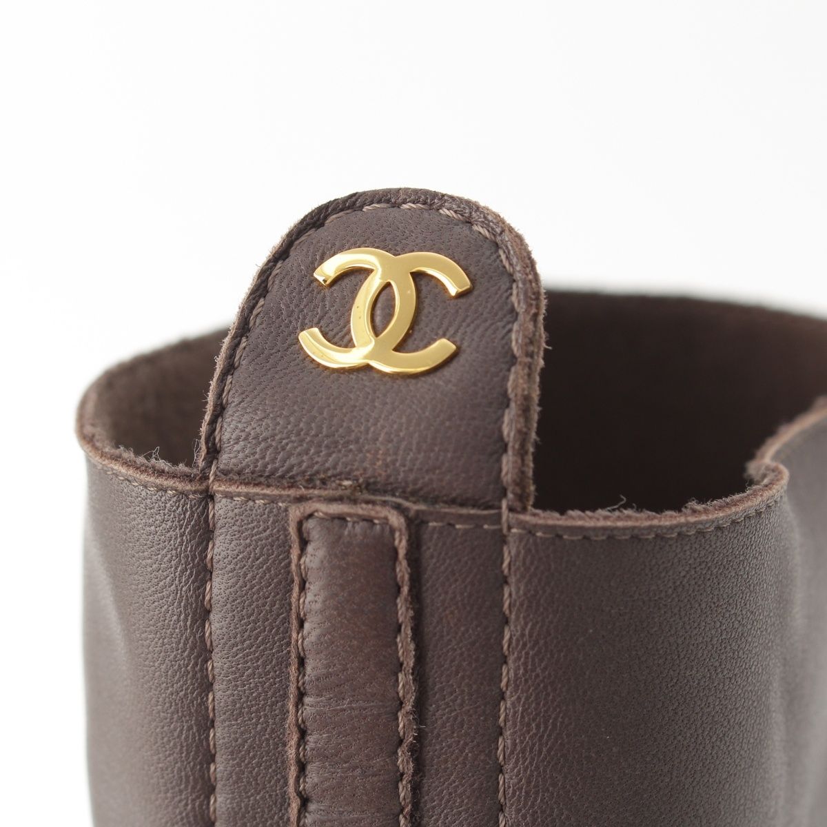 Chanel Leather CC Logo Heels Boots Brown — view 7