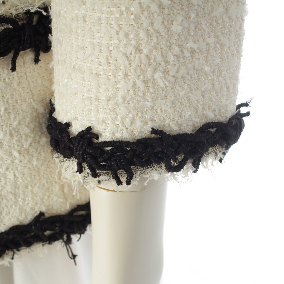 Chanel Bijou Here Button Double Breasted Tweed jacket White Black 34 — view 6