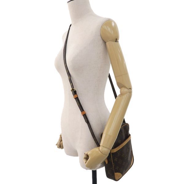 Louis Vuitton Monogram Danube Crossbody — view 9