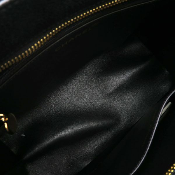 Chanel Reissue Tote Black — view 3